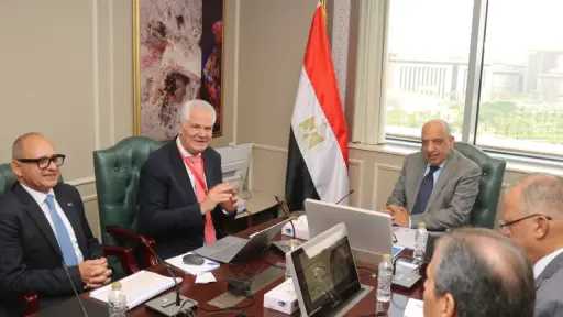 وزير الكهرباء يتابع مع تحالف ”رينيرجي جروب بارتنرز” مستجدات المشروع المتكامل للطاقات المتجددة بسيناء