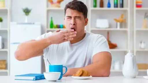 لماذا نشعر بالكسل والخمول بعد تناول الطعام؟.. أسباب وحلول
