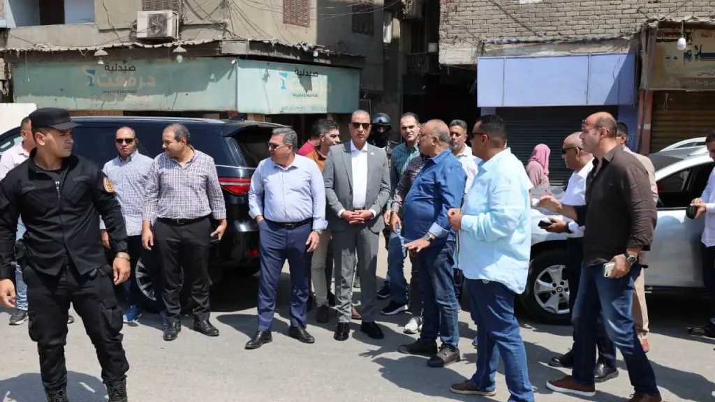 محافظ الجيزة يتفقد منطقة الـ7 بلوكات بإمبابة لدراسة إنشاء مدارس جديدة