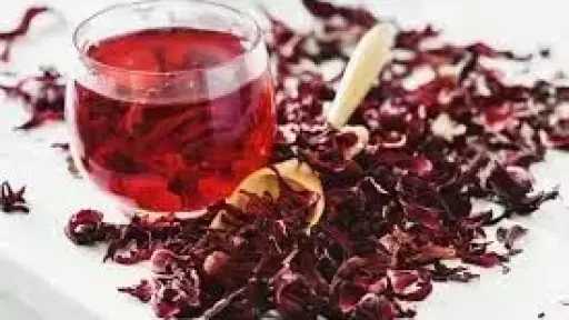 تونر الكركديه للشعر.. طريقة تحضيره وفوائده وهل يساعد... تونر الكركديه للشعر.. طريقة تحضيره وفوائده وهل يساعد على تطويل الشعر؟