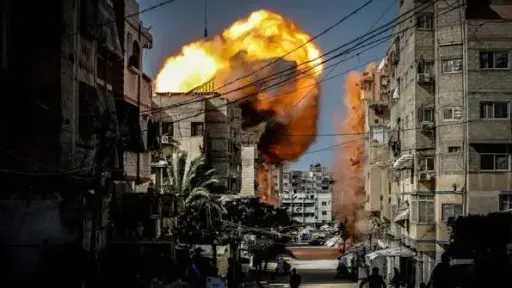 استشهاد 9 فلسطينيين بقصف إسرائيلي استهدف مقر شرطة... استشهاد 9 فلسطينيين بقصف إسرائيلي استهدف مقر شرطة بمدينة غزة