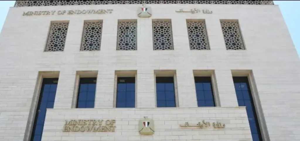 الأوقاف تنفي صلتها بشخص ظهر بالزي الأزهري وأثار جدلا على السوشيال ميديا