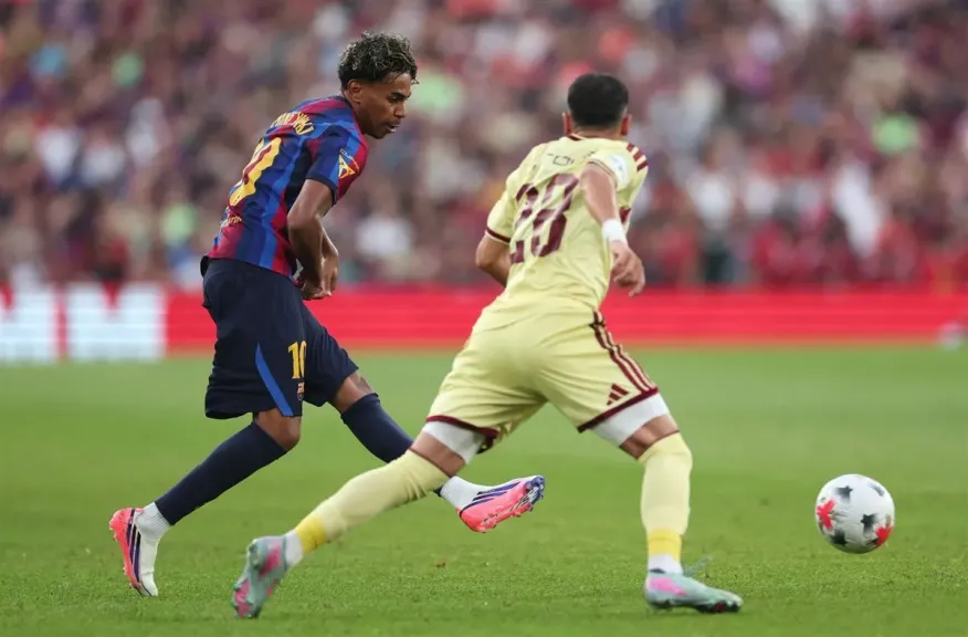 الأهلي وبرشلونة