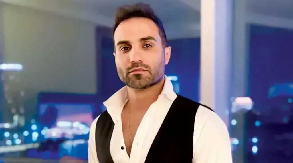 أحمد فهمي يقضي إجازة سريعة في إسبانيا ويعود لاستكمال «الفيل ع الدرفيل»