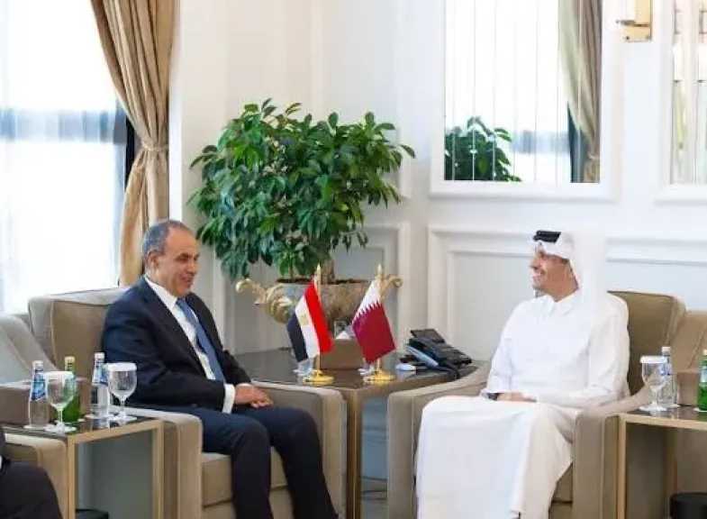 وزير الخارجية ونظيره القطري يؤكدان ضرورة انتظام انعقاد اللجنة العليا المشتركة بشكل سنوي
