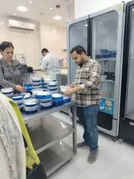 ضبط منتجات بداخلها مخلفات قوارض وحشرات داخل محل حلويات شهير في الفيوم
