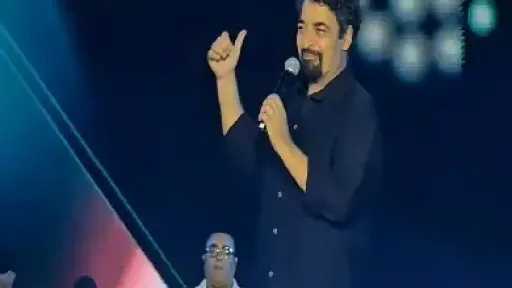 حميد الشاعري يعود بالجمهور للماضي بـ«قشر البندق» في... حميد الشاعري يعود بالجمهور للماضي بـ«قشر البندق» في حفل «ليلة التسعينيات»