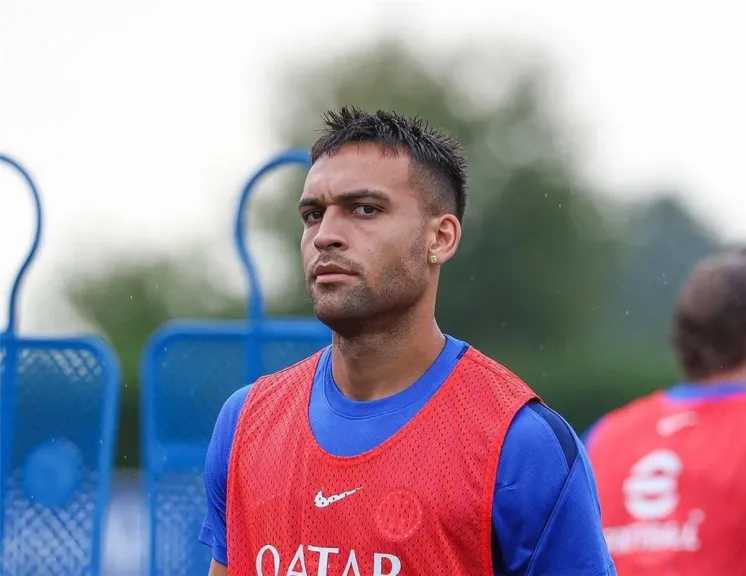 لاوتارو مارتينيز يحسم موقفه من الانتقال إلى برشلونة