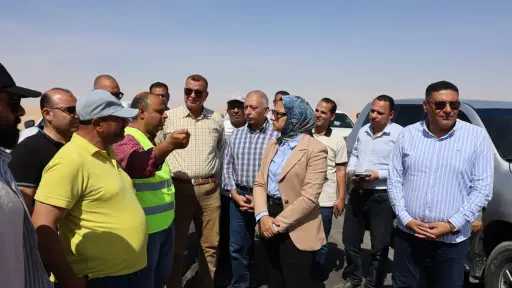 محافظ الوادي الجديد تتفقد أعمال طريق العوينات/الكُفْرة الدولي محافظ الوادي الجديد تتفقد أعمال طريق العوينات/الكُفْرة الدولي