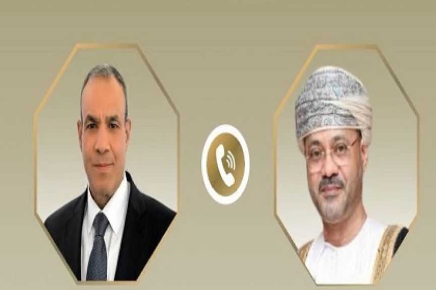 وزير الخارجية يبحث هاتفياً مع نظيره العُماني العلاقات الثنائية والتطورات الإقليمية