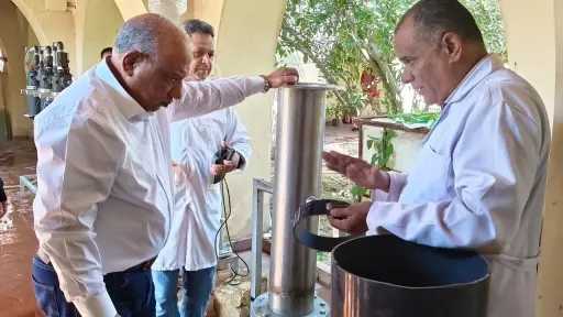 فى زيارة ميدانية.. وزير الكهرباء يتفقد مركز البحوث... فى زيارة ميدانية.. وزير الكهرباء يتفقد مركز البحوث النووية بهيئة الطاقة الذرية بأنشاص