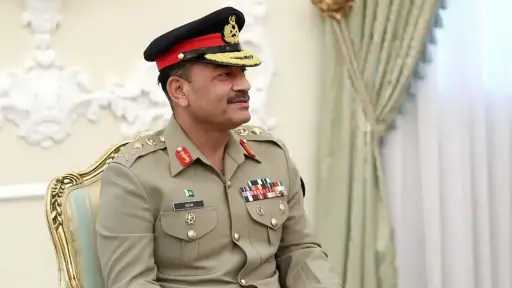 قائد الجيش الباكستاني يزور طهران على رأس وفد رسمي وسط تصاعد التوتر مع واشنطن
