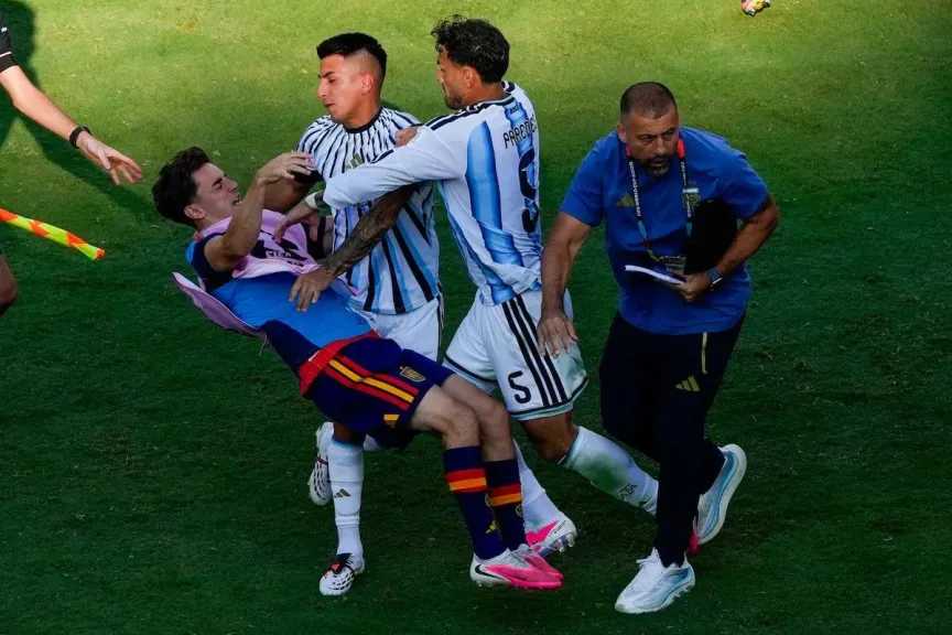 عاجل| في بيان رسمي.. برشلونة يُعلن تفاصيل جافي وموقفه من التدريبات