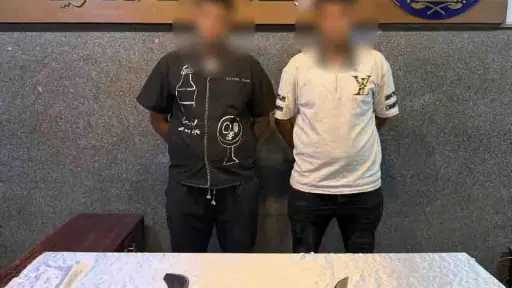 ضبط مالكي مقهى بعد الاعتداء على رجل بالأسلحة... ضبط مالكي مقهى بعد الاعتداء على رجل بالأسلحة البيضاء في المطرية