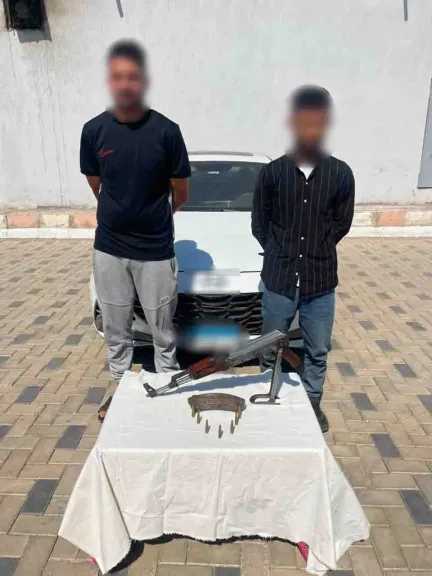 كشف ملابسات فيديو شخص يحمل سلاحًا ناريًا من فتحة سقف سيارة بالمنوفية