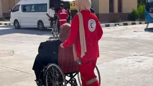 معبر رفح البري يستقبل دفعة جديدة من العائدين... معبر رفح البري يستقبل دفعة جديدة من العائدين الفلسطينيين