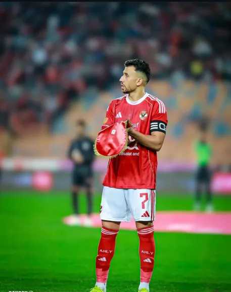 تريزيجيه يحسم موقفه من الاعتزال الدولي ويكشف كواليس انتقال صلاح إلى طرابزون
