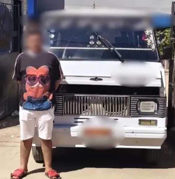 ضبط سائق ميكروباص بعد تداول صور لقيادته برعونة واستخدام الهاتف بسوهاج
