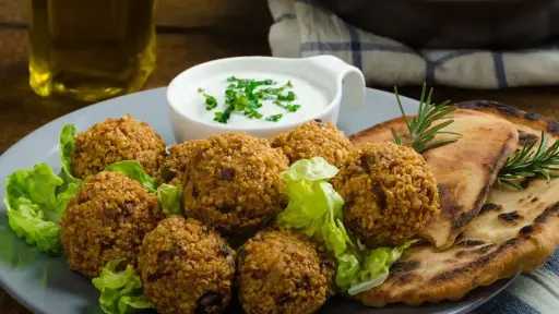 طريقة عمل الطعمية المحشية
