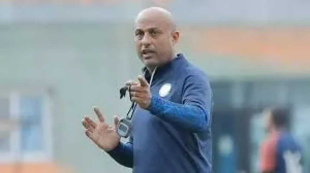 طارق مصطفى يحتفل بتتويجه بكأس السوبر مع الفيصلي الأردني