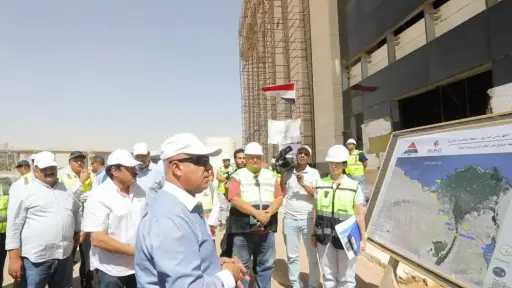 وزير النقل يتفقد الخط الأول لشبكة القطار الكهربائي... وزير النقل يتفقد الخط الأول لشبكة القطار الكهربائي السريع من السخنة حتى العاصمة الجديدة