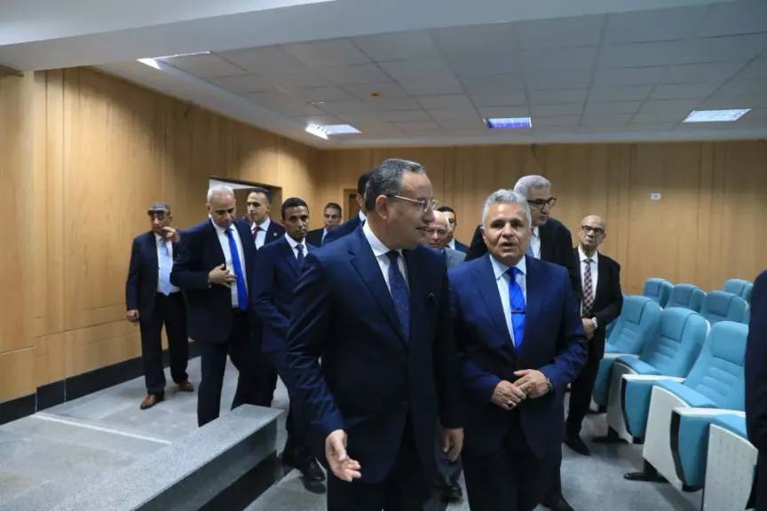 جانب من جولة وزير التعليم العالي