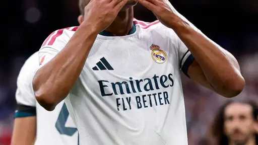 ريال مدريد يكتسح مالقا برباعية نظيفة في الدوري... ريال مدريد يكتسح مالقا برباعية نظيفة في الدوري الإسباني