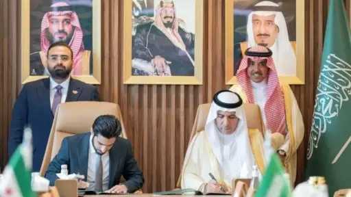 السعودية وسوريا توقعان مذكرة لتعزيز التعاون الإذاعي والتلفزيوني السعودية وسوريا توقعان مذكرة لتعزيز التعاون الإذاعي والتلفزيوني