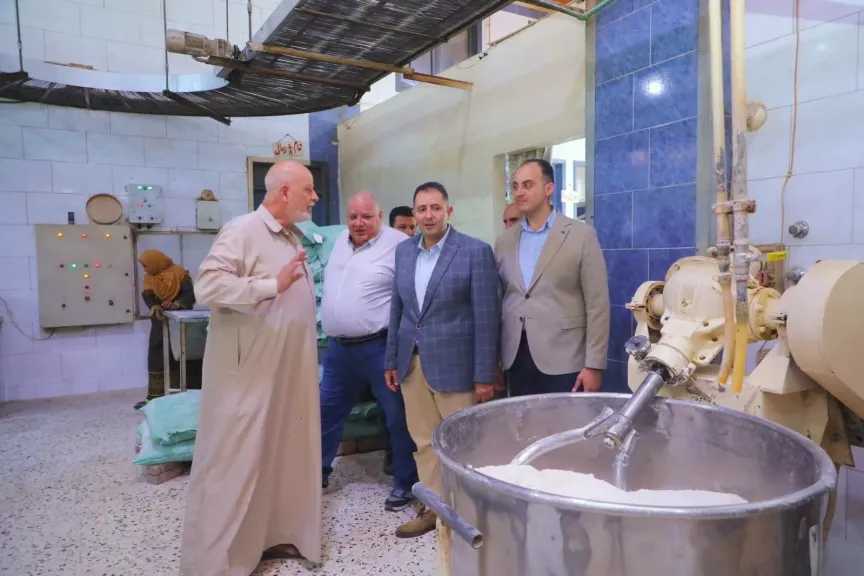 محافظ دمياط يتابع منظومة توزيع الدقيق المدعم وانتظام العمل بالمخبز الآلي