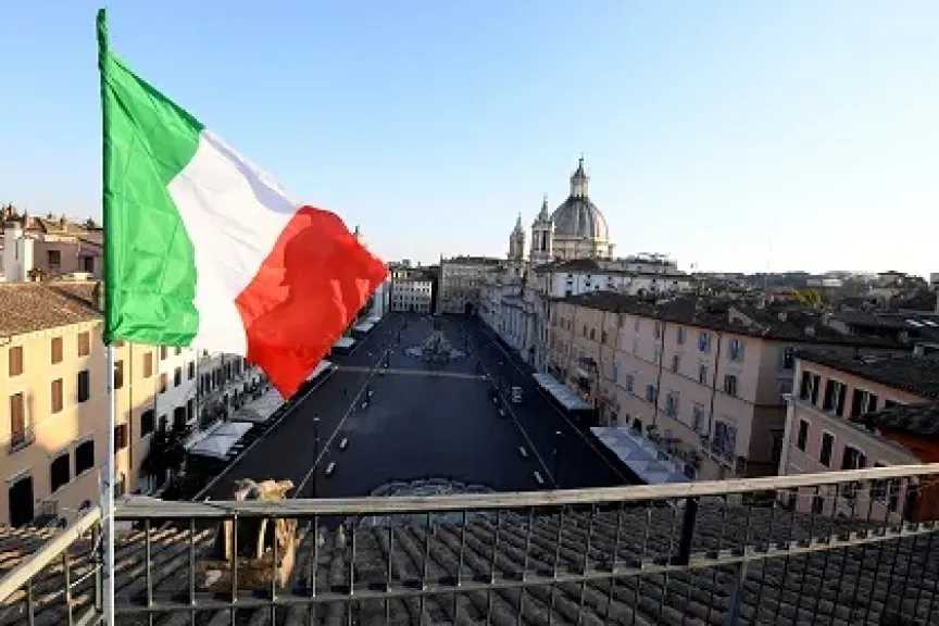 إيطاليا تمدد تعليق اتفاقية شنجن مع إسبانيا لمدة 15 يومًا
