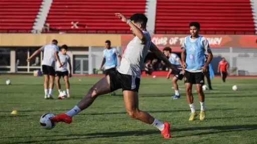الأهلي يستأنف تدريباته استعدادًا لمواجهة سموحة في الدوري... الأهلي يستأنف تدريباته استعدادًا لمواجهة سموحة في الدوري المصري