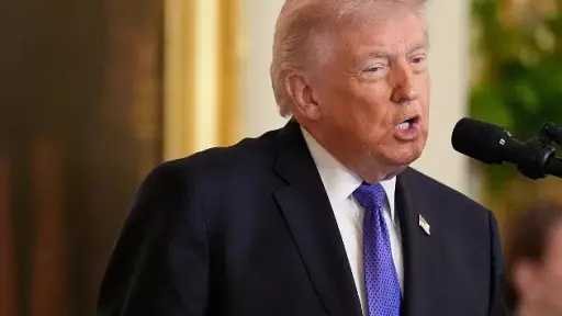 ترامب يدعو لمحاكمة المسئولين عن مقتل محتجين في... ترامب يدعو لمحاكمة المسئولين عن مقتل محتجين في إيران