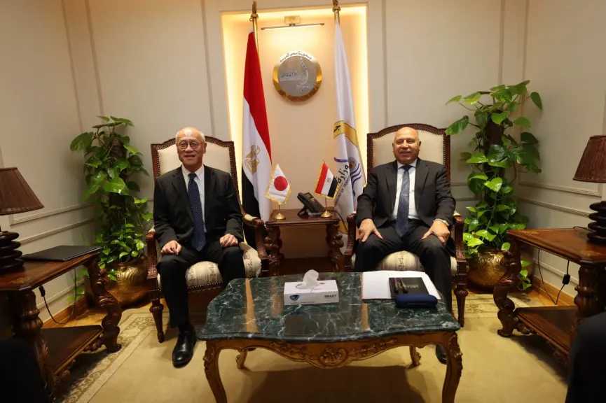 وزير النقل يبحث مع سفير اليابان بالقاهرة تعزيز التعاون في قطاع النقل ومتابعة تنفيذ المرحلة الأولى من الخط الرابع للمترو