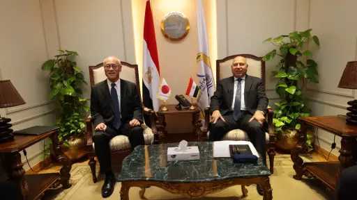 وزير النقل يبحث مع سفير اليابان بالقاهرة تعزيز... وزير النقل يبحث مع سفير اليابان بالقاهرة تعزيز التعاون في قطاع النقل ومتابعة تنفيذ المرحلة الأولى من الخط الرابع للمترو