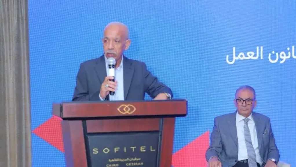 عبد المنعم الجمل: تحسين ظروف العمل وحقوق العمال ركيزة لتعزيز تنافسية الصناعة