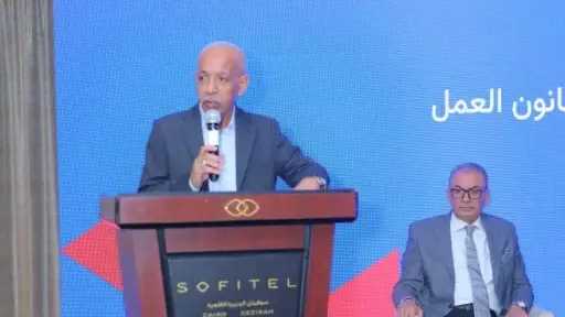 عبد المنعم الجمل: تحسين ظروف العمل وحقوق العمال... عبد المنعم الجمل: تحسين ظروف العمل وحقوق العمال ركيزة لتعزيز تنافسية الصناعة