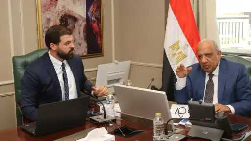 وزير الكهرباء يبحث مع «هيكا داتا» وتحالفا أمريكياً... وزير الكهرباء يبحث مع «هيكا داتا» وتحالفا أمريكياً متطلبات إقامة مشروع مراكز البيانات “Data Center”