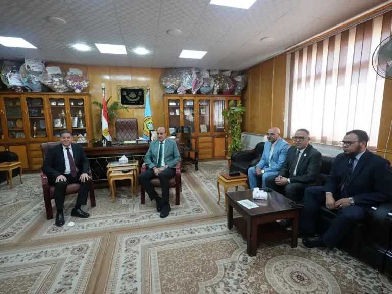 محافظ أسيوط يهنئ الدكتور مصطفى عبد الغني لتوليه منصب نائب رئيس جامعة الأزهر للوجه القبلي