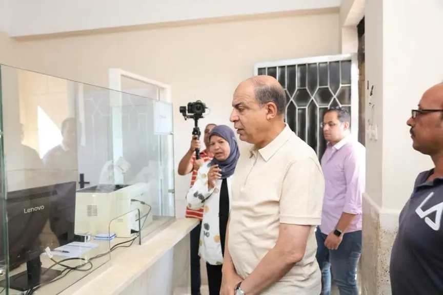 محافظ المنيا يتفقد المركز التكنولوجي بقرية القيس لخدمة 60 ألف نسمة