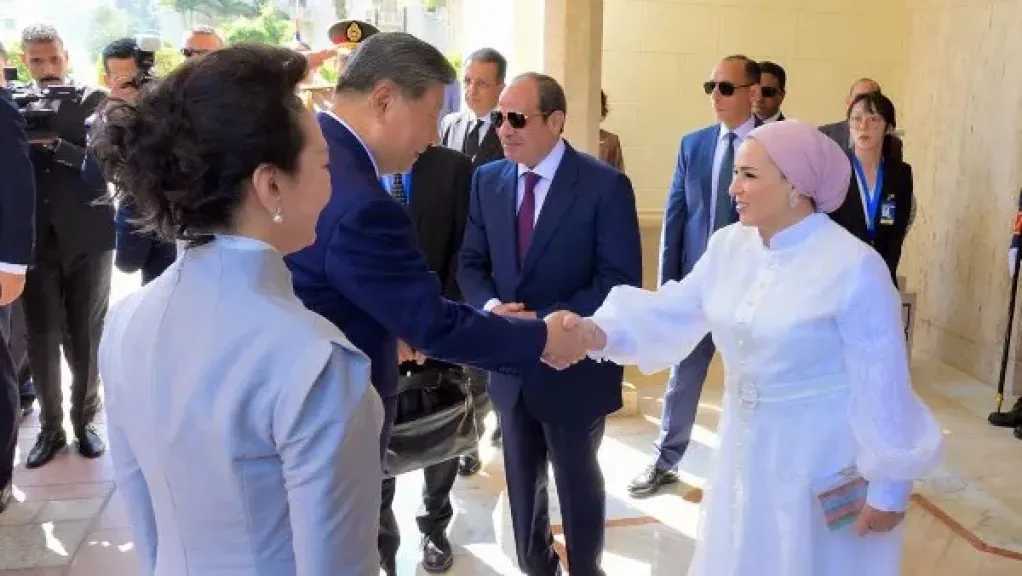 الرئيس السيسي والسيدة قرينته يصطحبان رئيس الصين وقرينته في جولة تفقدية بالمتحف المصري الكبير
