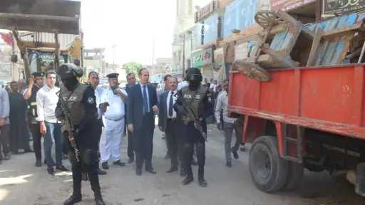 مدير أمن سوهاج يقود حملة مرافق مكبرة بساقلتة... مدير أمن سوهاج يقود حملة مرافق مكبرة بساقلتة لرفع الإشغالات وإعادة الانضباط