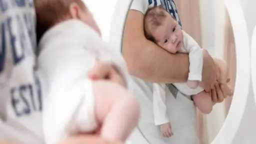 أعراض نزلات البرد الشائعة عند الرضع وعلامات الخطر أعراض نزلات البرد الشائعة عند الرضع وعلامات الخطر