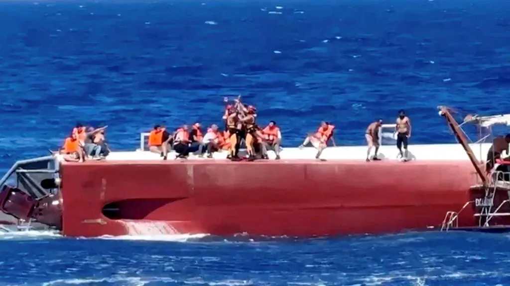 ارتفاع حصيلة الوفيات في كارثة عبارة قبرص إلى 12 بالإضافة إلى 16 في عداد المفقودين