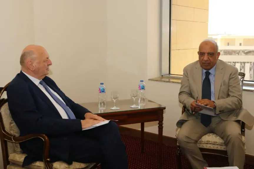 وزير الكهرباء يلتقي بنظيره الإيطالي لبحث تعزيز التعاون في مشروع الربط الكهربائي بين مصر وإيطاليا