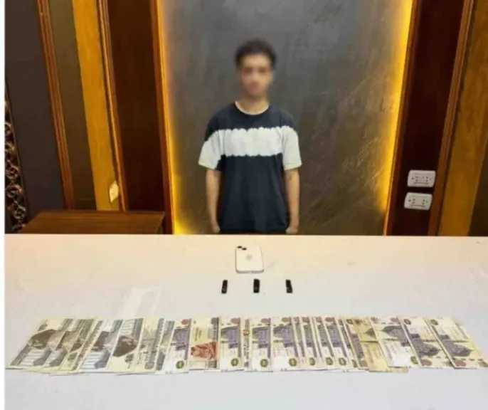 ضبط طالب بالغربية يدير صفحة إلكترونية لترويج المخدرات.. والهاتف يكشف نشاطه
