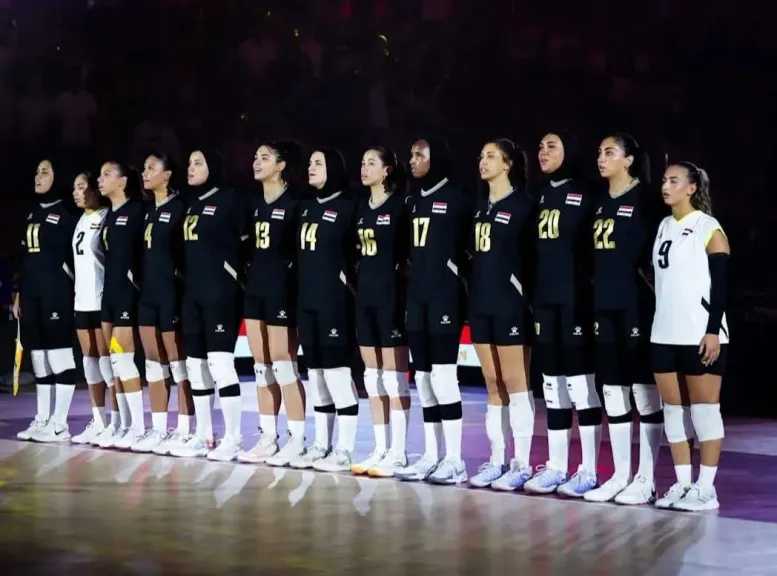 وزير الرياضة يهنئ منتخب سيدات الطائرة بعد التتويج بالبطولة الأفريقية والتأهل لأولمبياد لوس أنجلوس