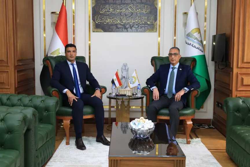 محافظ الجيزة يستقبل وزير الصناعة لبحث ملف المماطق الصناعية