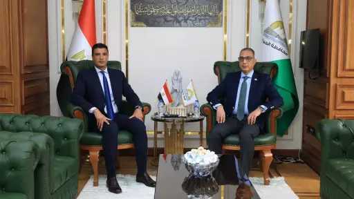 محافظ الجيزة يستقبل وزير الصناعة لبحث ملف المماطق... محافظ الجيزة يستقبل وزير الصناعة لبحث ملف المماطق الصناعية