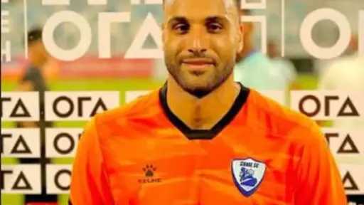 حارس القناة: «كنت قريبًا من الانتقال إلى الزمالك..... حارس القناة: «كنت قريبًا من الانتقال إلى الزمالك.. وهذا الثلاثي الأفضل في مصر»