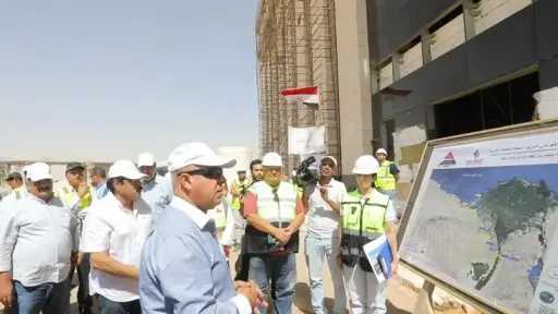 وزير النقل يتابع التجهيزات النهائية للتشغيل التجريبي للقطار... وزير النقل يتابع التجهيزات النهائية للتشغيل التجريبي للقطار الكهربائي السريع